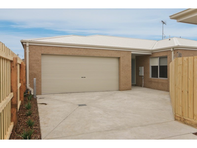 2/53 Pitman Street, Newcomb VIC 3219