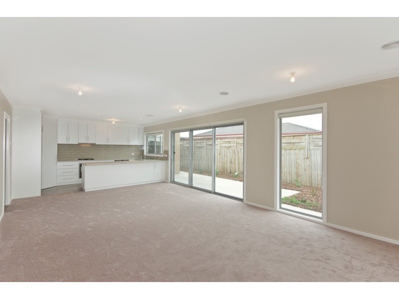 2/53 Pitman Street, Newcomb VIC 3219