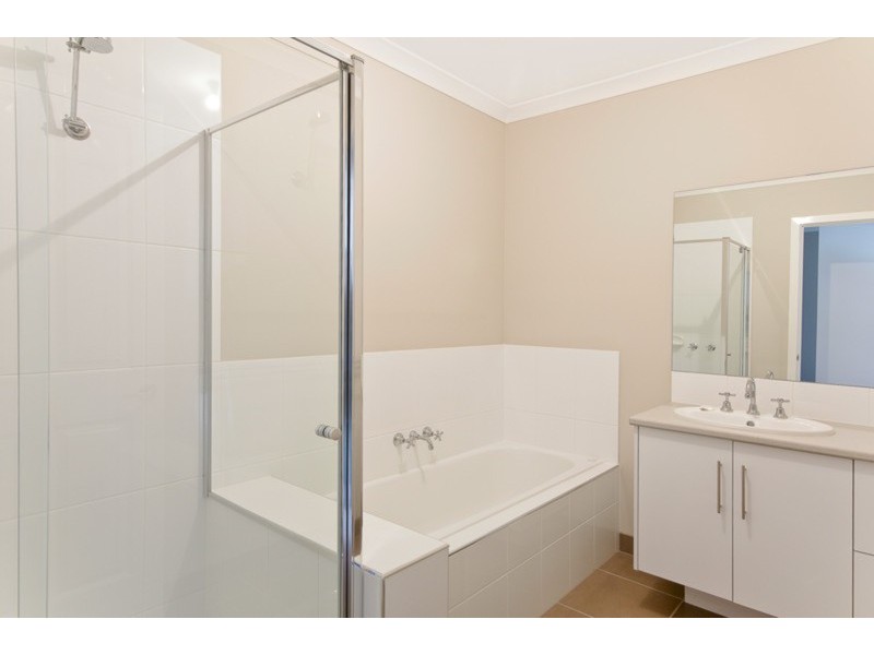 2/53 Pitman Street, Newcomb VIC 3219