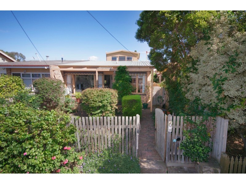 1/6 Stradling Avenue, Drumcondra VIC 3215