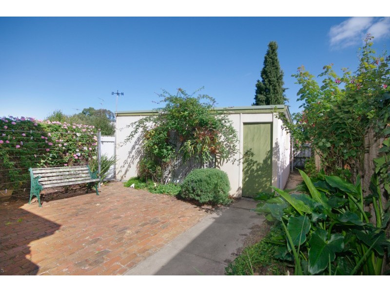 1/6 Stradling Avenue, Drumcondra VIC 3215
