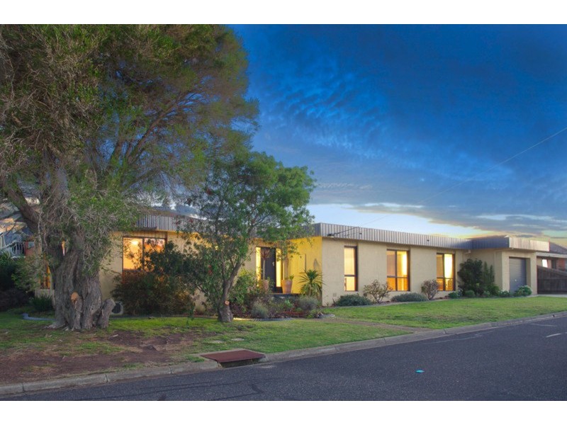 24 Beulah  Street, Hamlyn Heights VIC 3215