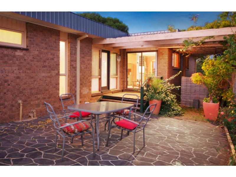 24 Beulah  Street, Hamlyn Heights VIC 3215