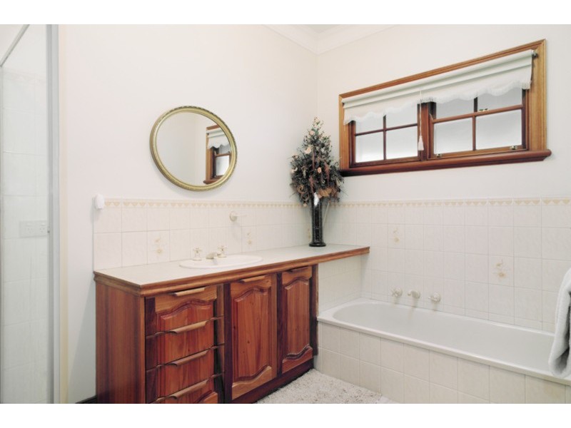 12 Dahlhaus Court, Leopold VIC 3224