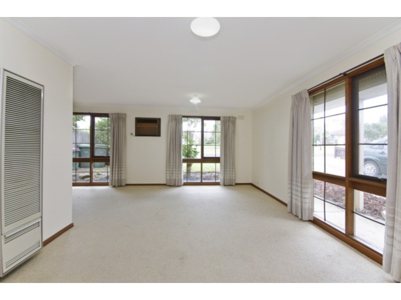 8 Stratford Court, Grovedale VIC 3216