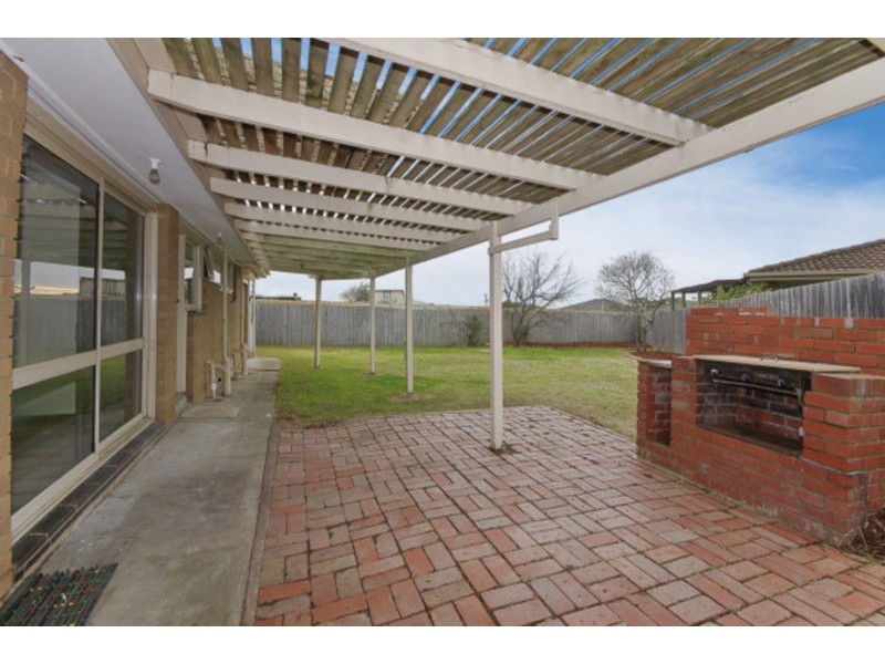 8 Stratford Court, Grovedale VIC 3216
