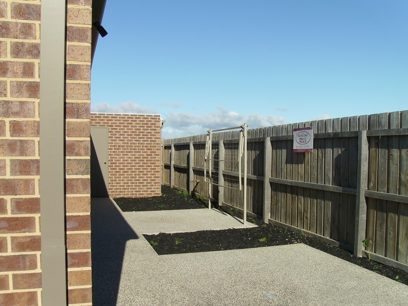 2/103 Matthews  Road, Lovely Banks VIC 3221