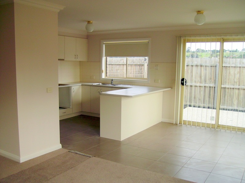 2/103 Matthews Road, Lovely Banks VIC 3221