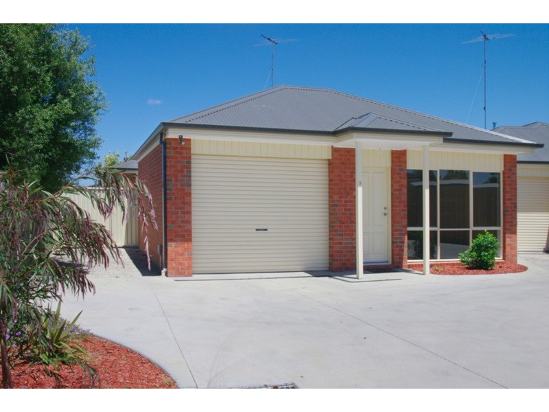 3/6 Solomon  Court, Breakwater VIC 3219