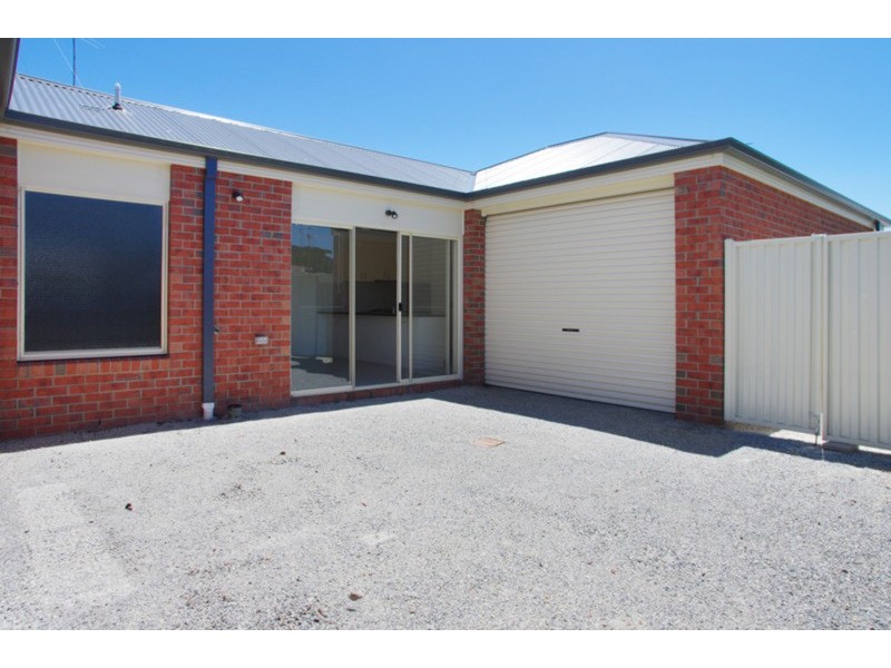 3/6 Solomon  Court, Breakwater VIC 3219