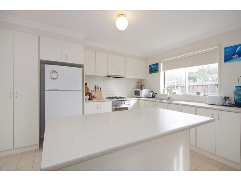 2/41 Daly Boulevard, Highton VIC 3216