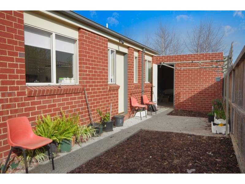 2/41 Daly Boulevard, Highton VIC 3216