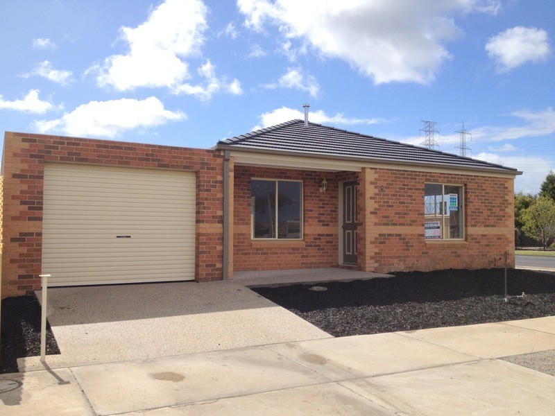 2 Phalaris Park  Drive, Lovely Banks VIC 3221