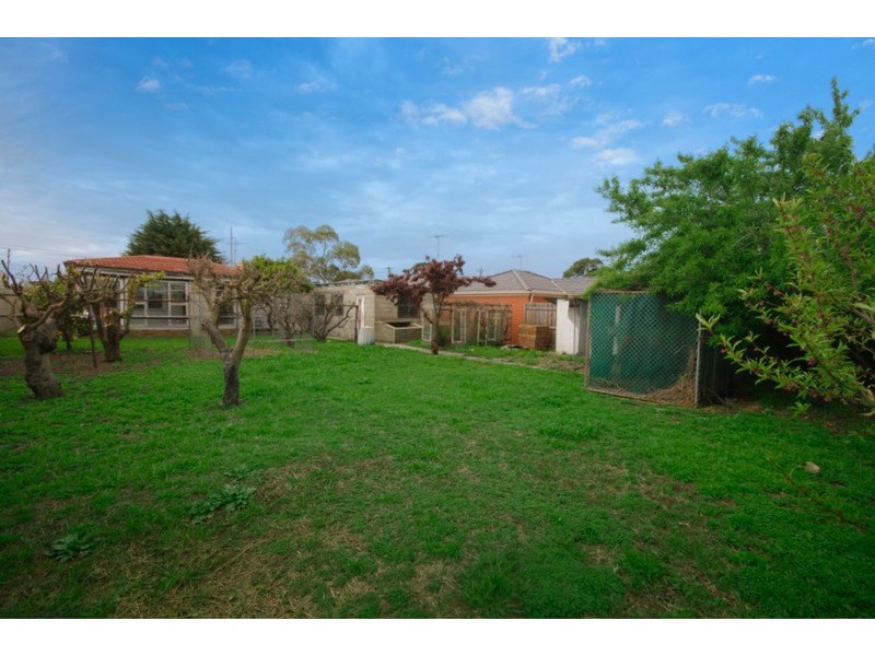 5 Dunloe Avenue, Norlane VIC 3214