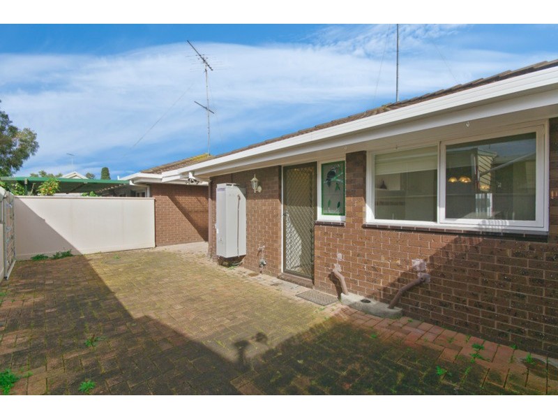 2/2 Foster Street, South Geelong VIC 3220