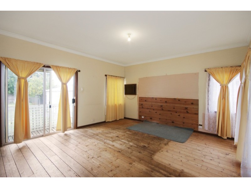 24 Roberts Road, Belmont VIC 3216