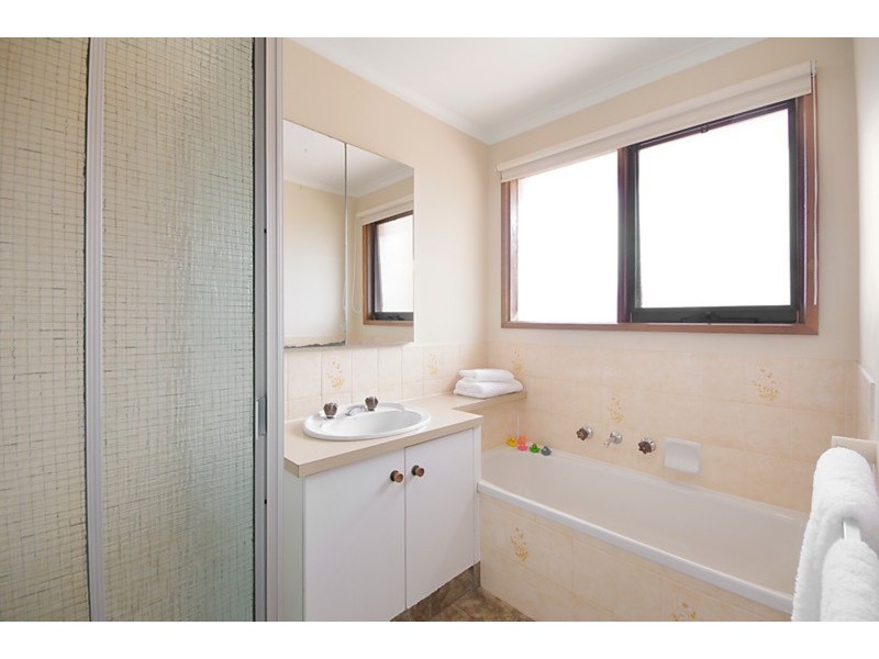 2 Jacaranda Place, Belmont VIC 3216