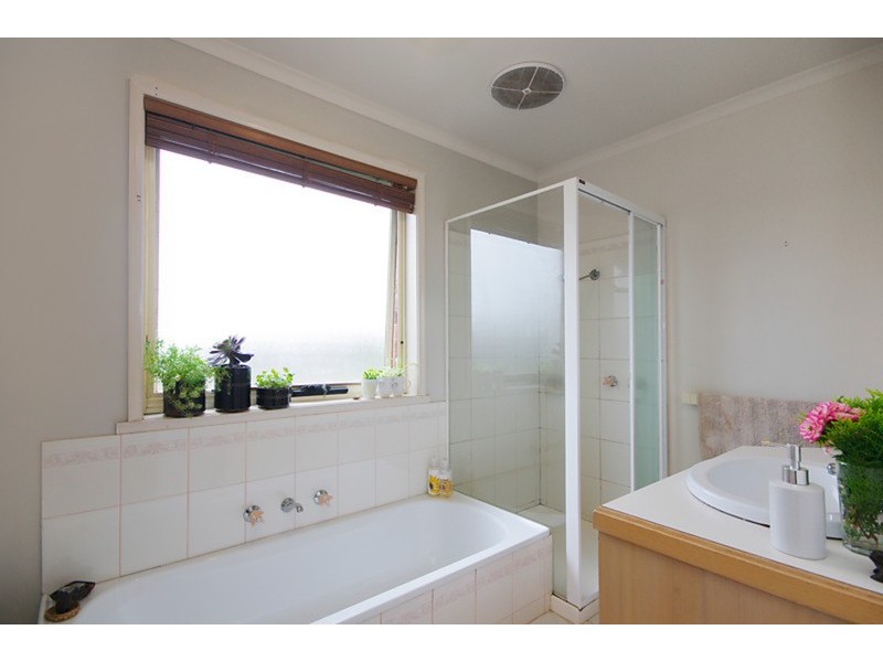 1/36 Oberon Drive, Belmont VIC 3216