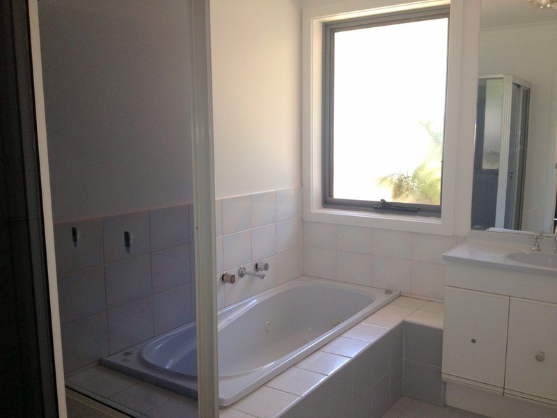 1 Bieske Road, Grovedale VIC 3216