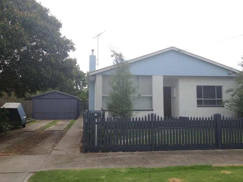 34 Gladstone Street, Hamlyn Heights VIC 3215