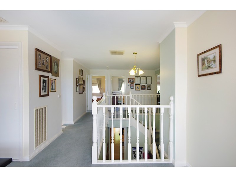 9 Lascelles  Place, Highton VIC 3216