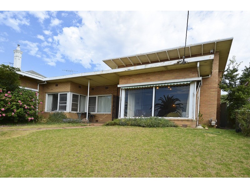 24 Eastern Beach Road, Geelong VIC 3220