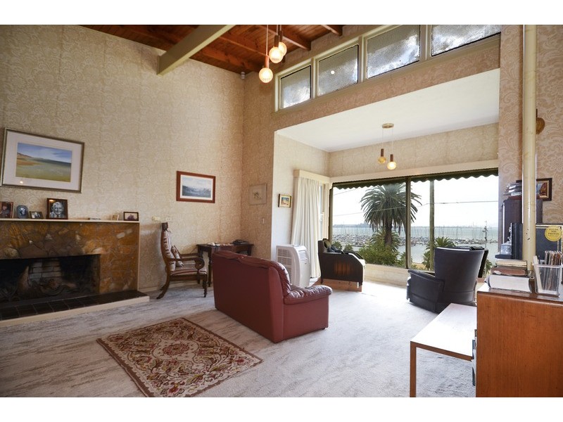 24 Eastern Beach Road, Geelong VIC 3220