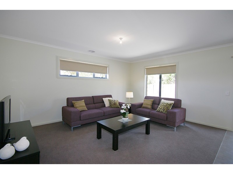 3/4 Karlovac Court, Bell Park VIC 3215