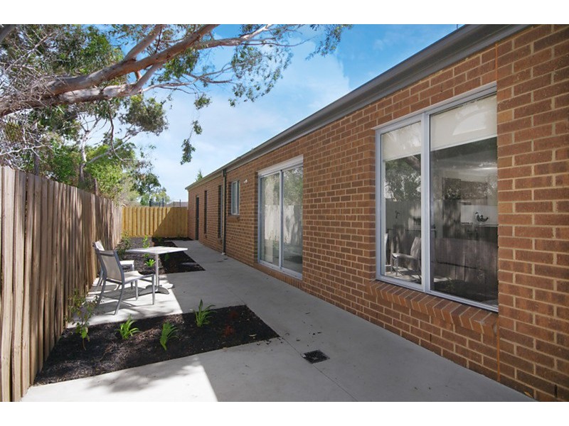 3/4 Karlovac Court, Bell Park VIC 3215