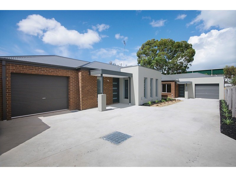 3/4 Karlovac Court, Bell Park VIC 3215
