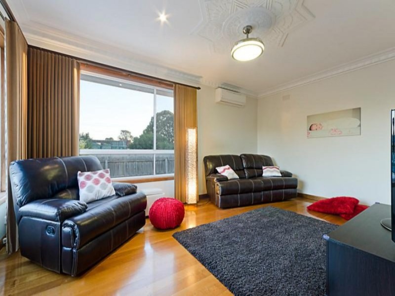 1/64 Sladen Street, Hamlyn Heights VIC 3215