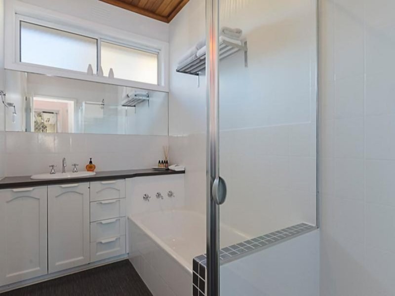 1/64 Sladen Street, Hamlyn Heights VIC 3215