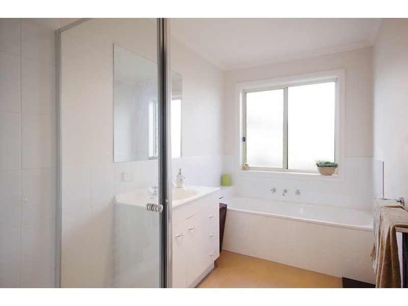 2/22 Tracken Terrace, Grovedale VIC 3216