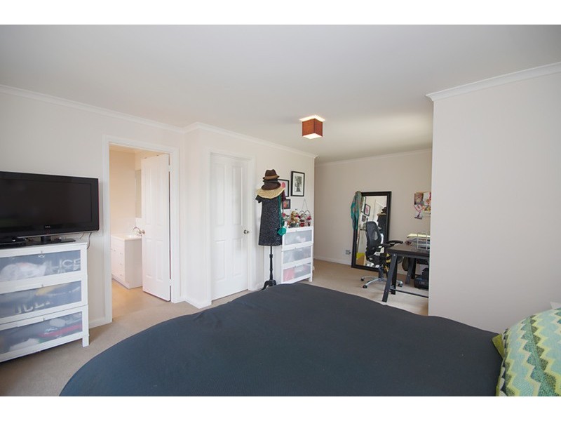 2/22 Tracken Terrace, Grovedale VIC 3216