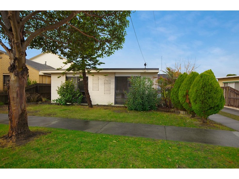 5 Johnston Avenue, Newcomb VIC 3219