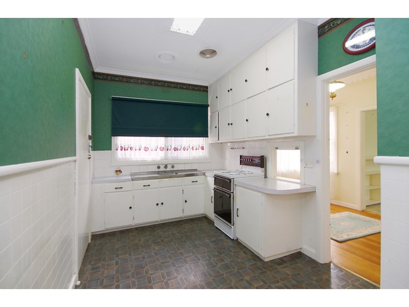 28 Cook Street, Newtown VIC 3220