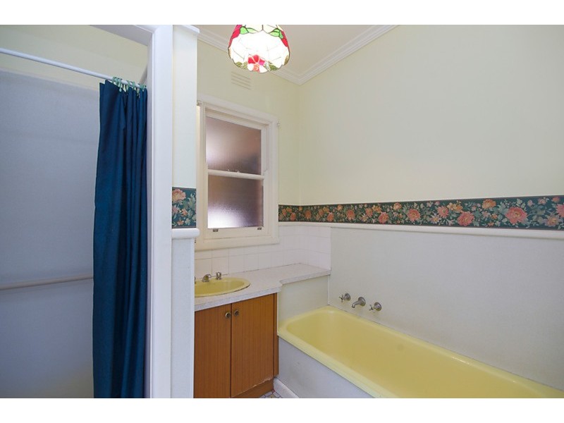 28 Cook Street, Newtown VIC 3220