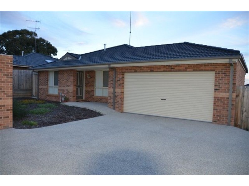 2/58 Warrawee  Road, Leopold VIC 3224