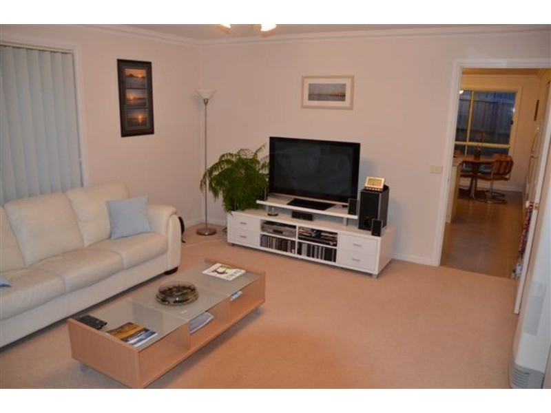 2/58 Warrawee  Road, Leopold VIC 3224