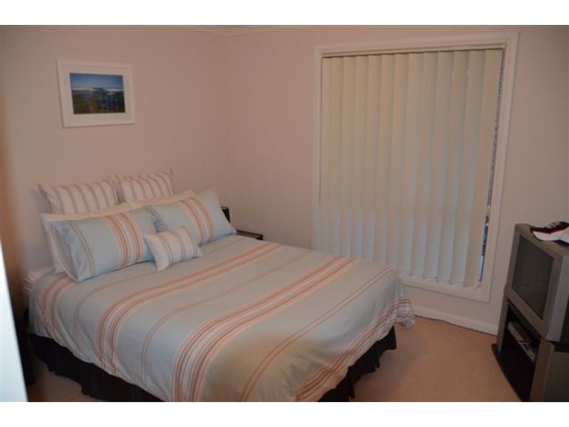 2/58 Warrawee  Road, Leopold VIC 3224