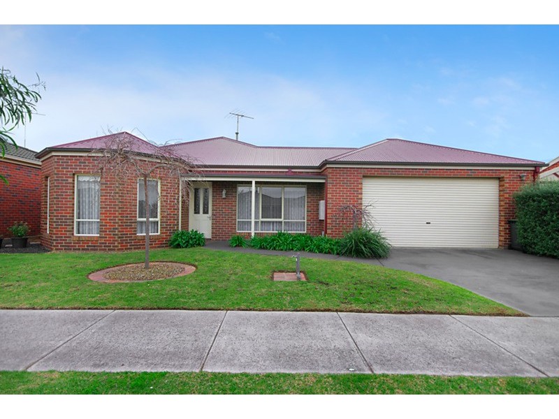 4 Carstairs  Close, Grovedale VIC 3216