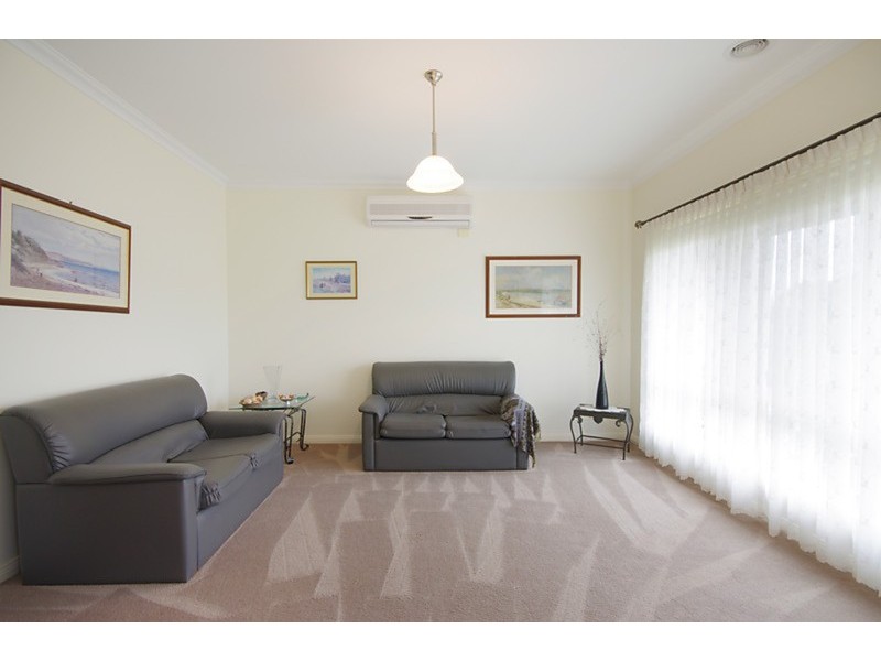 4 Carstairs  Close, Grovedale VIC 3216