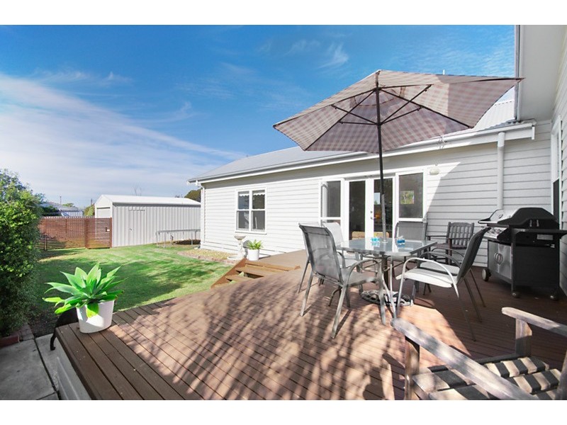 11 Dudley Street, Belmont VIC 3216