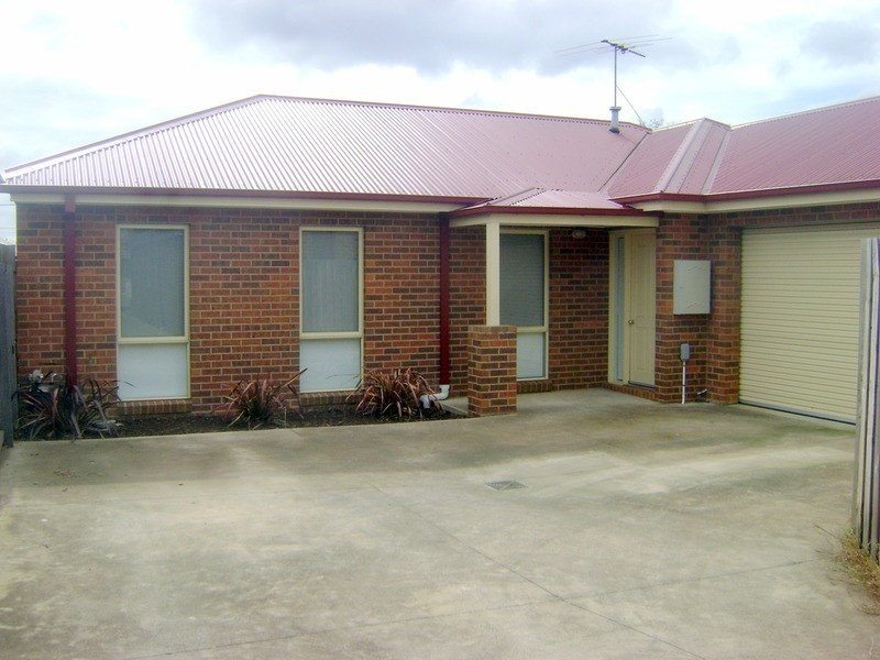 2/82 Thorburn Street, Bell Park VIC 3215