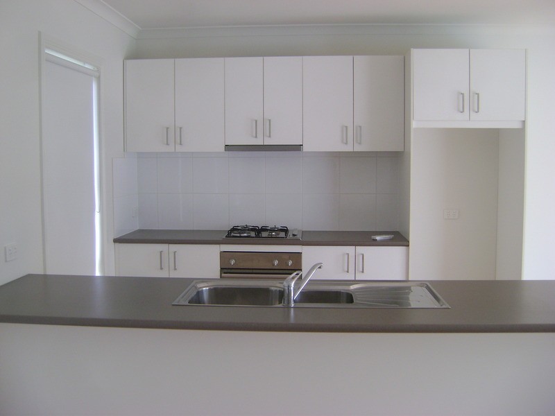 2/82 Thorburn Street, Bell Park VIC 3215