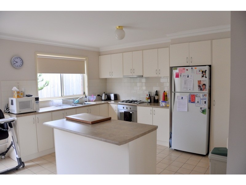 2/17 Thwaites Close, Highton VIC 3216
