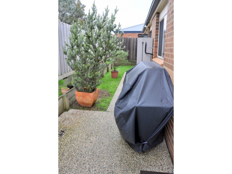 2/17 Thwaites Close, Highton VIC 3216