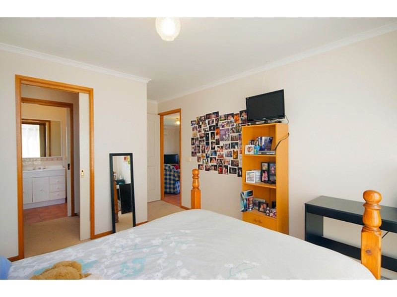 13 Loris Close, Grovedale VIC 3216