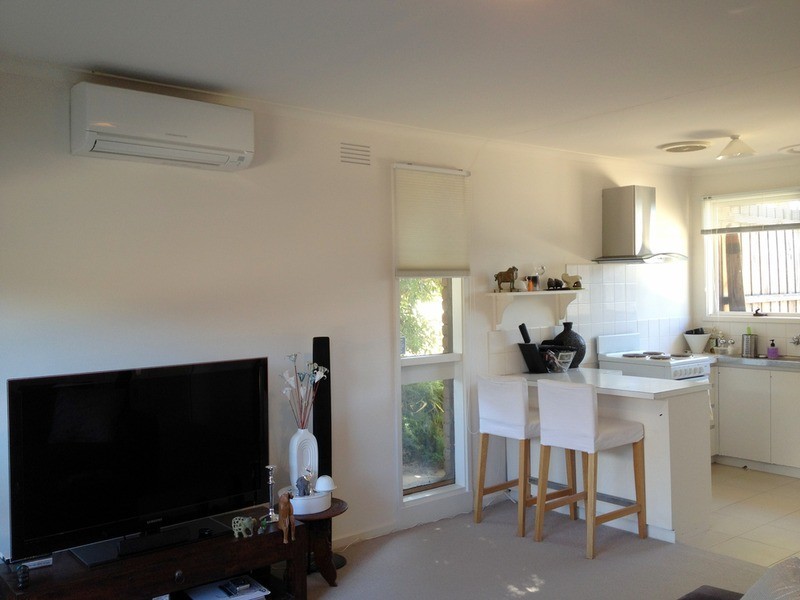 1/1 Holyrood Avenue, Newtown VIC 3220