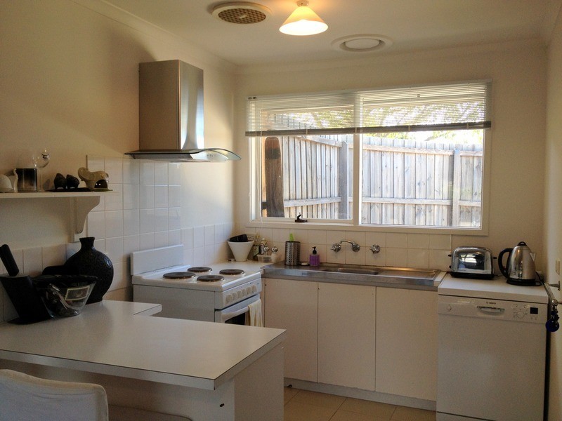 1/1 Holyrood Avenue, Newtown VIC 3220